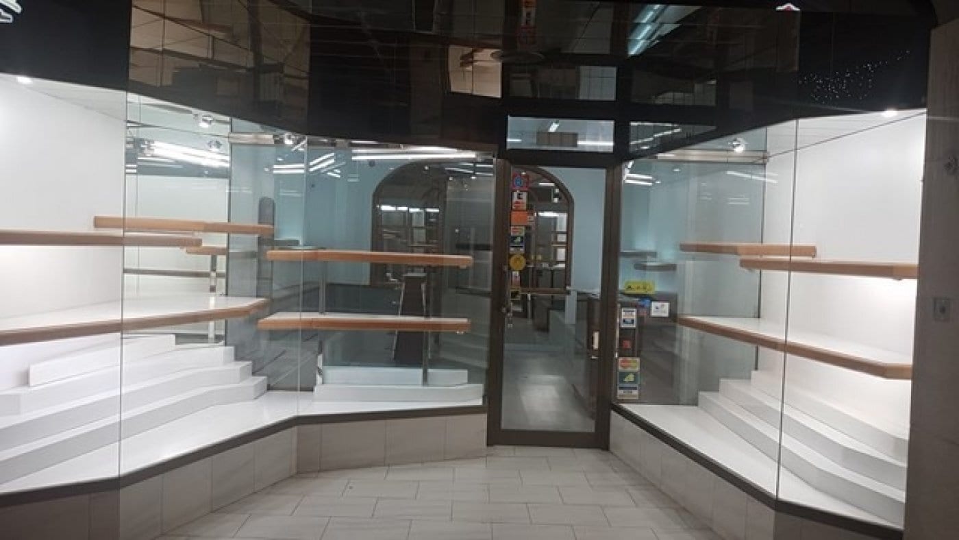 Retail in Sant Pere de Vilamajor, Barcelona to rent Interior Photo- Image 1 of 3