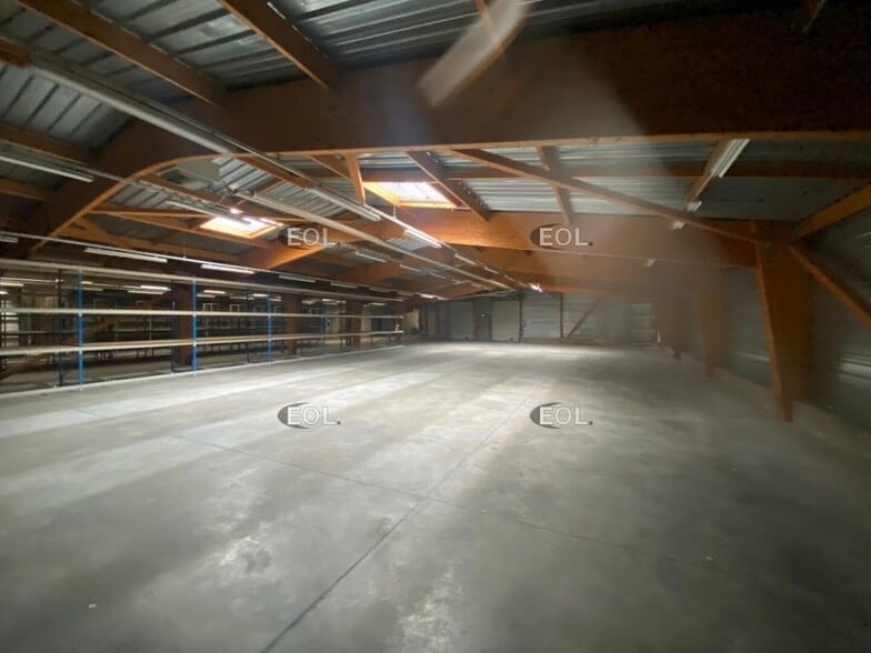 Industrial in Montlhéry for sale - Interior Photo - Image 2 of 6
