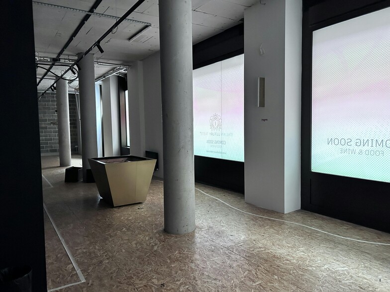 90 Bartholomew Clos, London to rent - Building Photo - Image 3 of 6