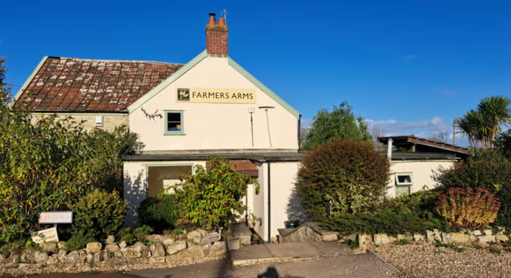 Slough Hl, West Hatch for sale Primary Photo- Image 1 of 1