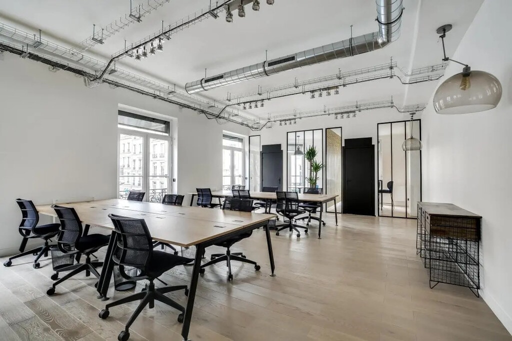 Location Bureaux 200 m² - Photo 1