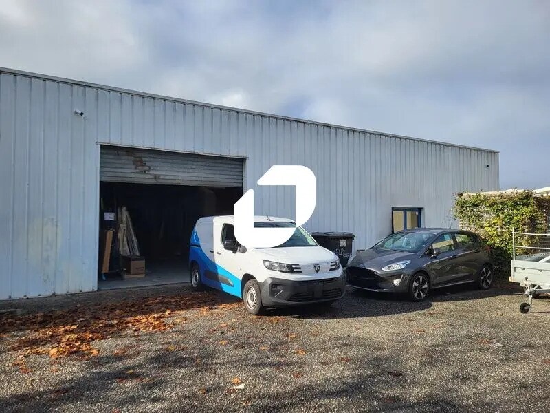 Office in Gradignan to rent Building Photo- Image 1 of 7