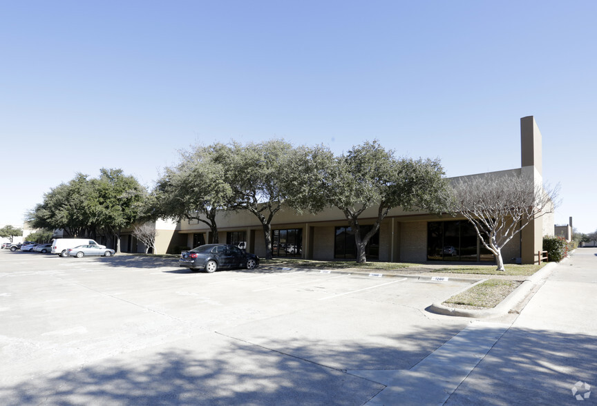 1200-1236 W Executive Dr, Richardson, TX for rent - Building Photo - Image 2 of 8