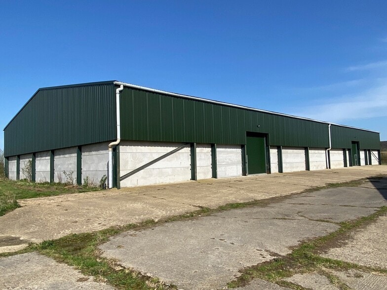 Wolverton Rd, Milton Keynes to rent - Building Photo - Image 3 of 5