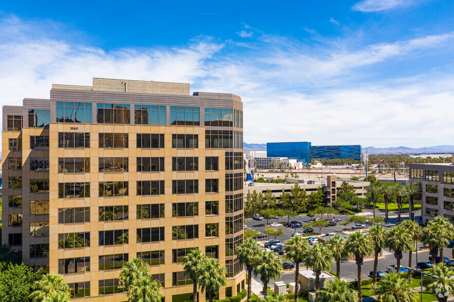 3960 Howard Hughes Pky, Las Vegas, NV for rent - Building Photo - Image 1 of 5