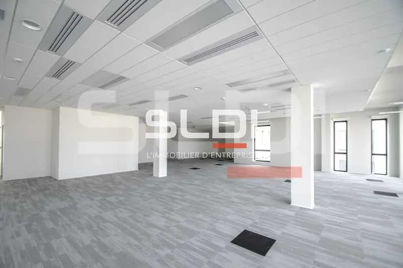 Rue Simone Veil, Vénissieux to rent Interior Photo- Image 1 of 6