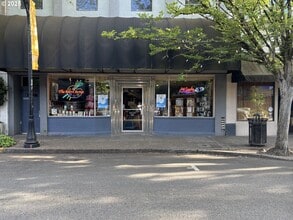 421 NE 3rd St, Mcminnville, OR to rent Building Photo- Image 1 of 3