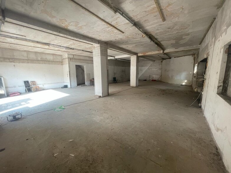 337 Vicarage Farm Rd, Hounslow to rent - Building Photo - Image 3 of 4