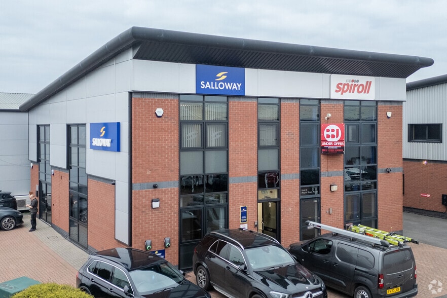 Royal Scot Rd, Derby to rent - Building Photo - Image 1 of 15