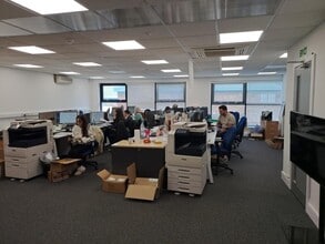 12-14 Amor Way, Letchworth Garden City to rent Interior Photo- Image 2 of 3