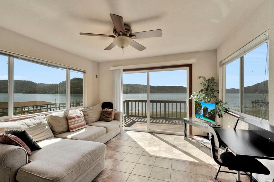 14097 Lakeshore Blvd, Clearlake, CA for sale - Primary Photo - Image 3 of 24