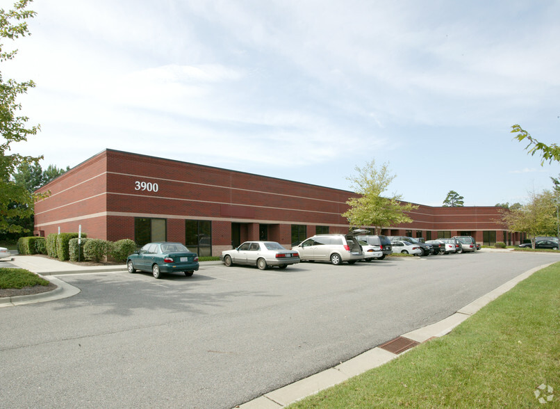 3900 Westpoint Blvd, Winston-Salem, NC for rent - Building Photo - Image 2 of 4