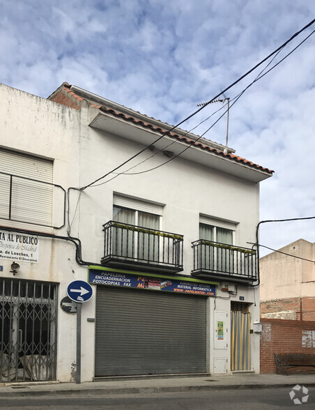 Calle Pez, 24, Campo Real, Madrid for rent - Primary Photo - Image 1 of 2