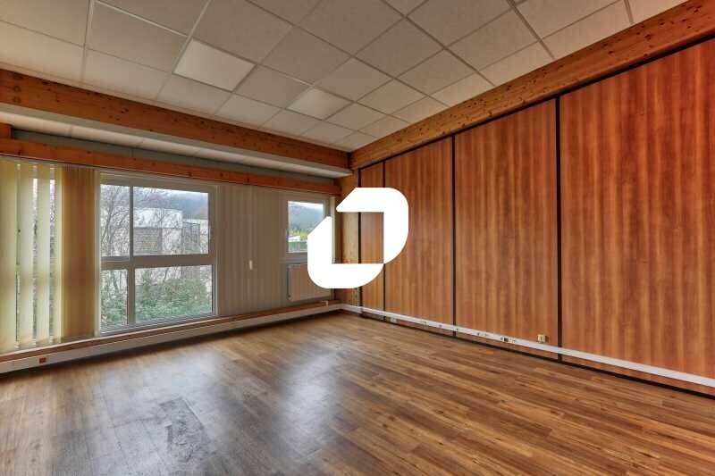 Office in Linas to rent - Building Photo - Image 3 of 13