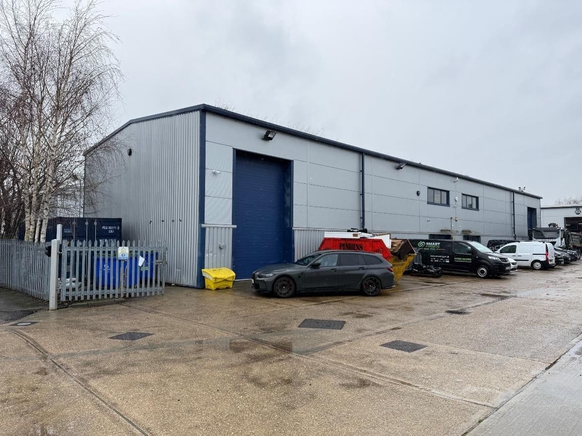 Castle Rd, Sittingbourne to rent Building Photo- Image 1 of 2