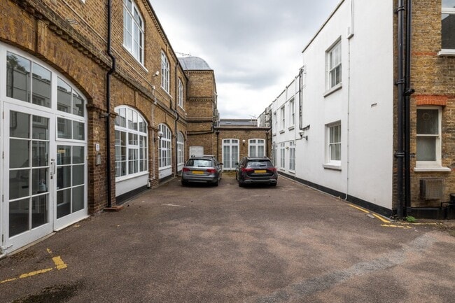 More details for 361B-363B Liverpool Rd, London - Office for Sale