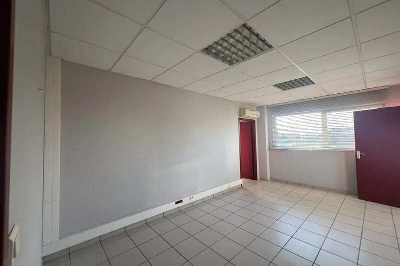 Light Industrial in Perpignan for sale - Building Photo - Image 2 of 9