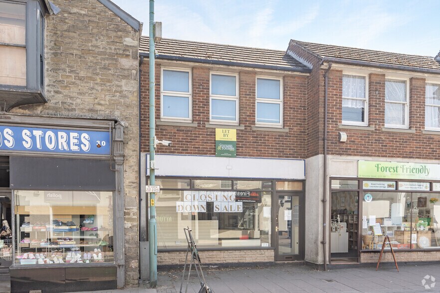 28A Newerne St, Lydney to rent - Building Photo - Image 2 of 2