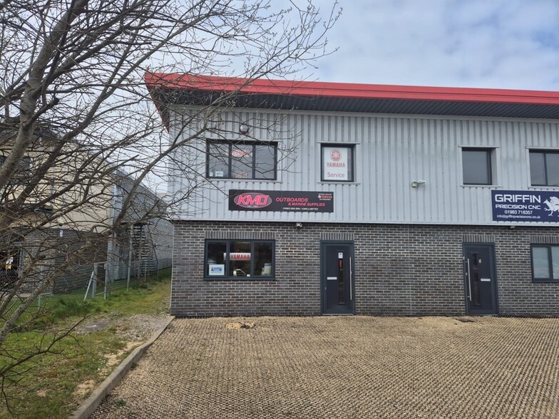 Seaview Road, Cowes to rent - Building Photo - Image 1 of 2