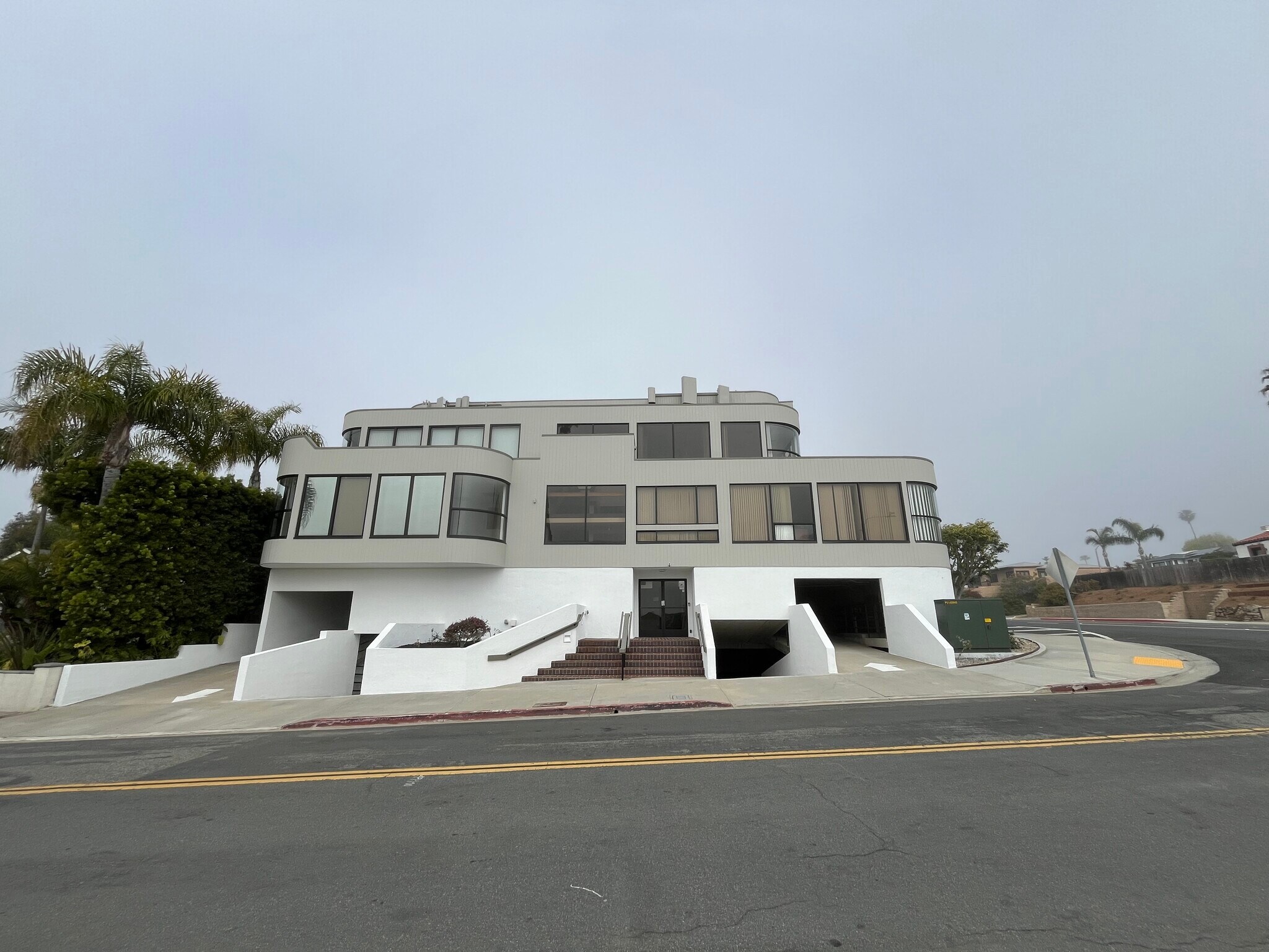 105 Crescent Bay Dr, Laguna Beach, CA to rent Building Photo- Image 1 of 18