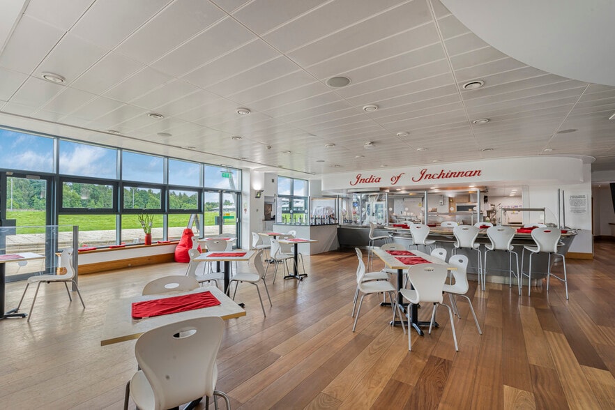 Greenock Rd, Inchinnan to rent - Interior Photo - Image 3 of 7