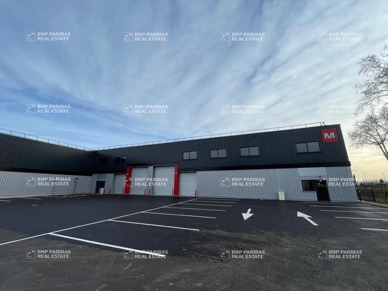 Light Industrial in Bruguières to rent - Building Photo - Image 3 of 13