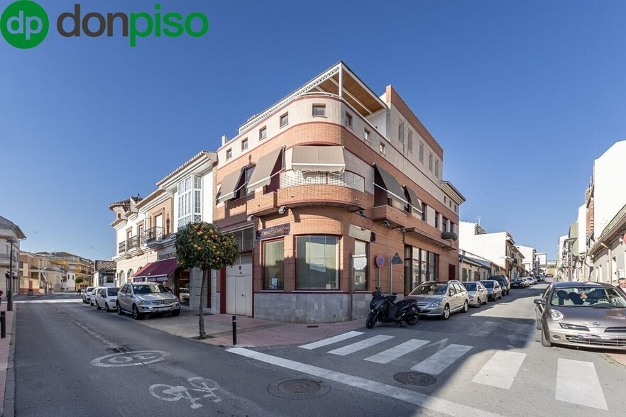 Calle Santa Adela, 1, Peligros, Granada for sale - Building Photo - Image 2 of 8
