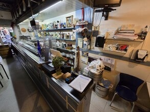 Retail in Barcelona, Barcelona to rent Interior Photo- Image 2 of 10