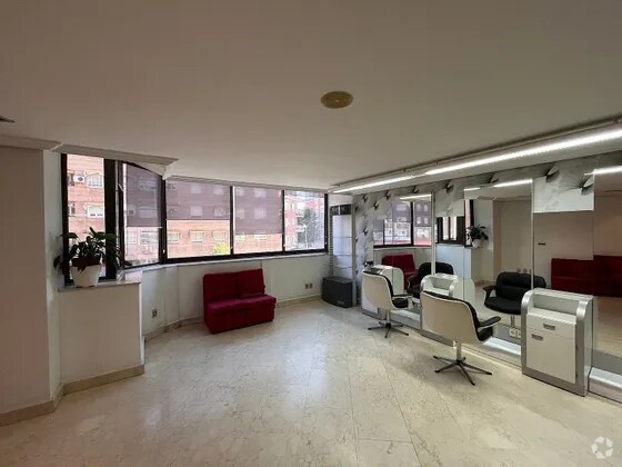 Retail in Talavera de la Reina, Toledo to rent Interior Photo- Image 1 of 2