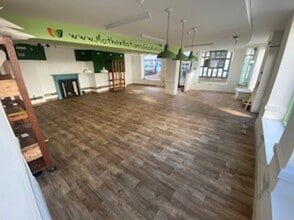 62 Commercial St, Hereford to rent Interior Photo- Image 2 of 3