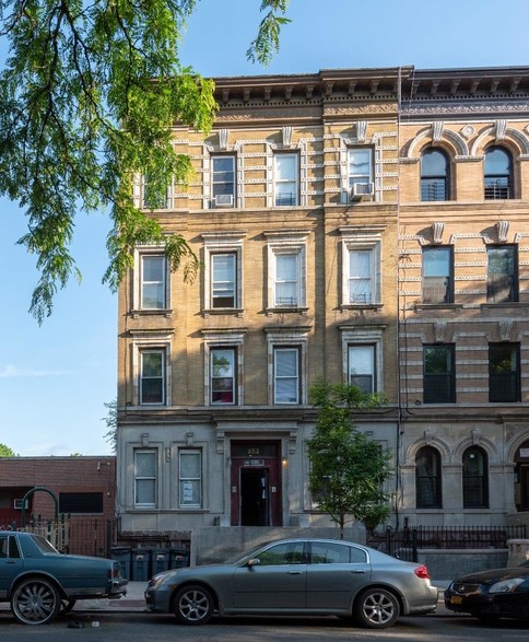 252 Madison St, Brooklyn, NY for sale - Building Photo - Image 1 of 1