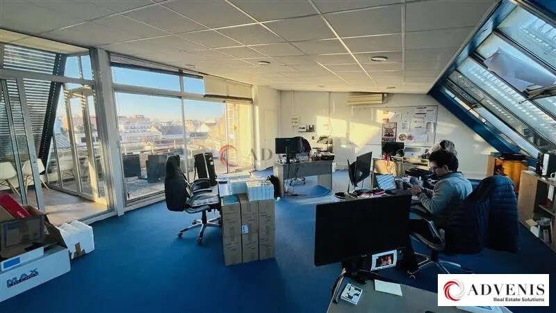 Office in Bordeaux to rent - Building Photo - Image 2 of 7