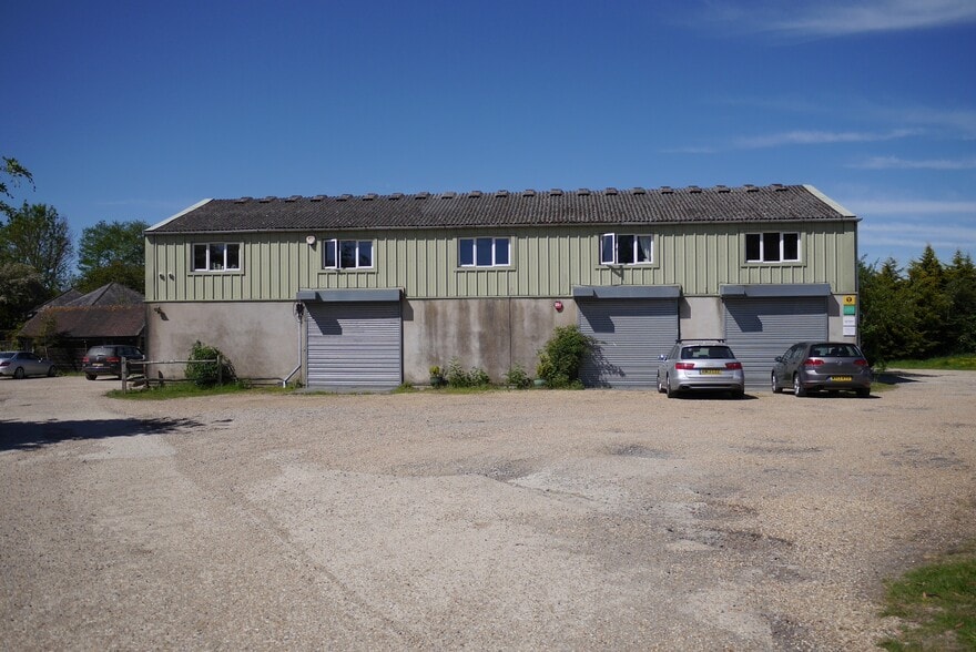 Mill Ln, Pulborough to rent - Building Photo - Image 3 of 13