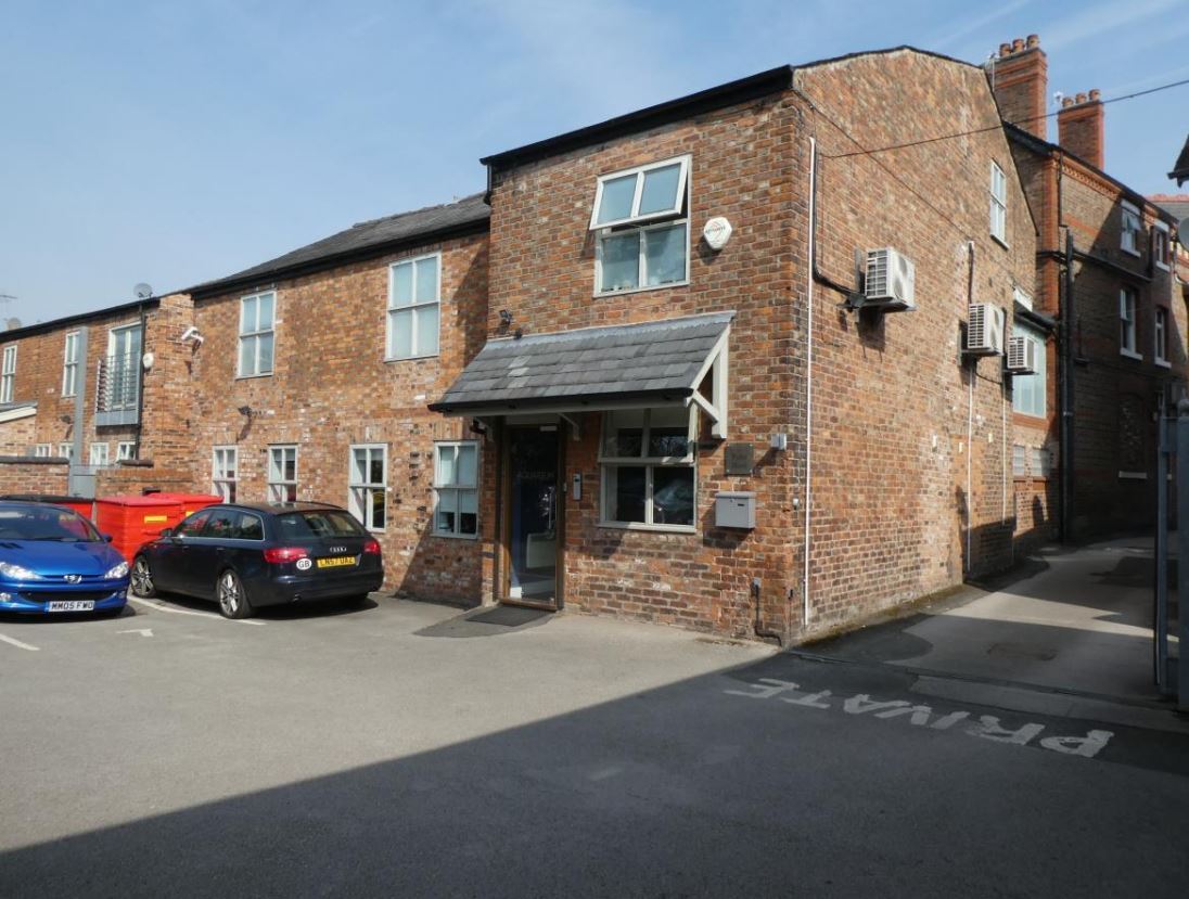 126A Ashley Rd, Altrincham to rent Primary Photo- Image 1 of 2