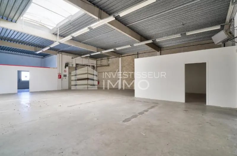 Light Industrial in Lognes to rent Building Photo- Image 1 of 5