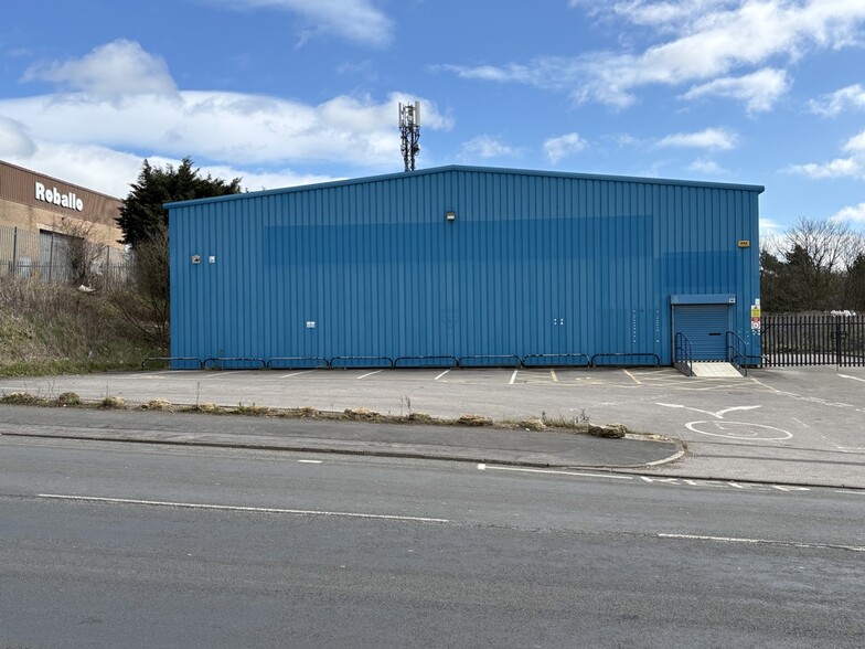 1A Mill Hl, Peterlee to rent - Building Photo - Image 3 of 9