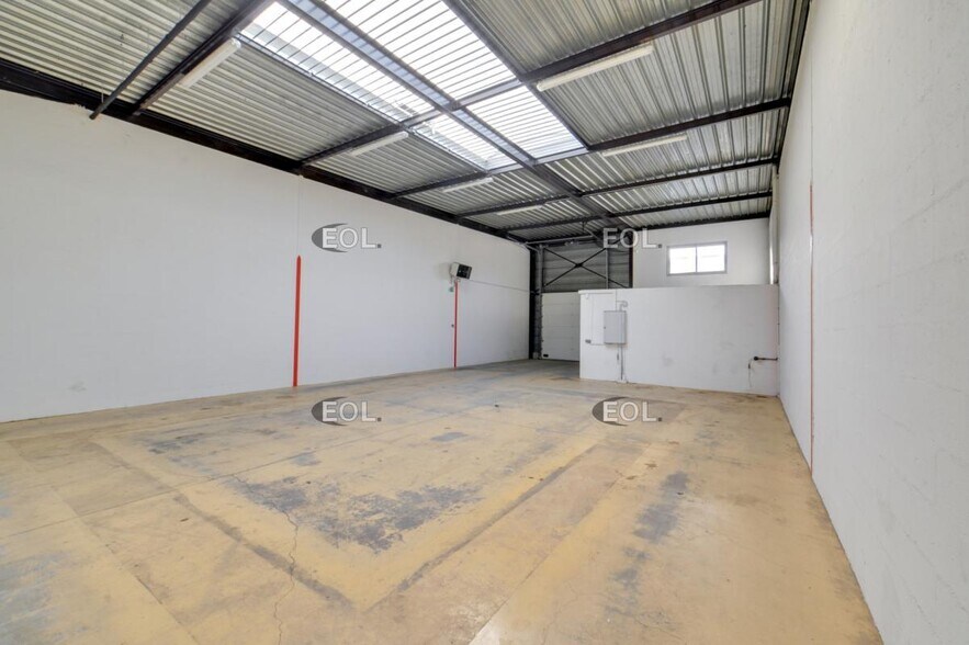 Light Industrial in SAINT-OUEN-L'AUMONE to rent - Building Photo - Image 2 of 7