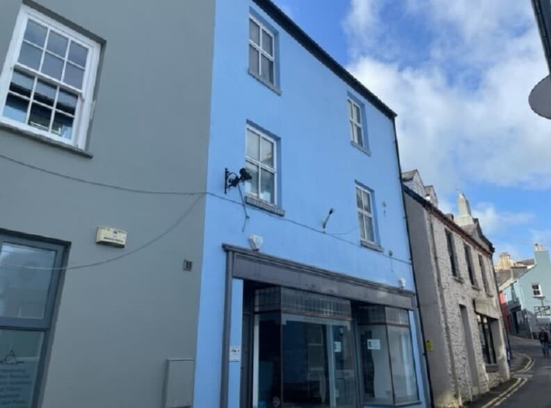 1 Carmarthen St, Llandeilo to rent - Building Photo - Image 2 of 23