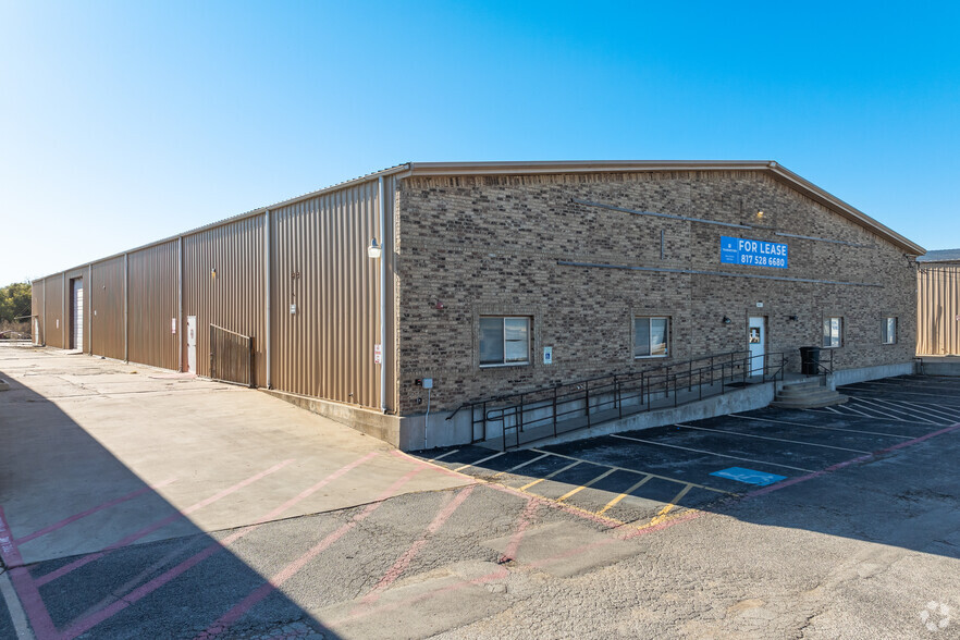 711 W Kennedale Pky Building D, Kennedale, TX for rent - Building Photo - Image 2 of 13