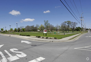 Memorial Blvd, Murfreesboro, TN for rent Primary Photo- Image 1 of 3