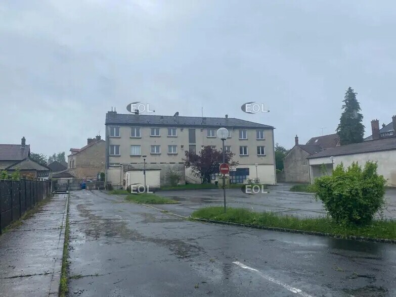 Light Industrial in Villeparisis to rent - Building Photo - Image 2 of 8