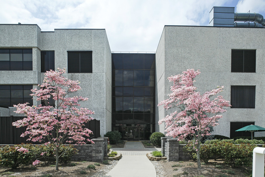 1041 Route 202/206, Bridgewater, NJ for rent - Building Photo - Image 3 of 6