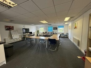 St Georges Sq, Portsmouth to rent Interior Photo- Image 1 of 8