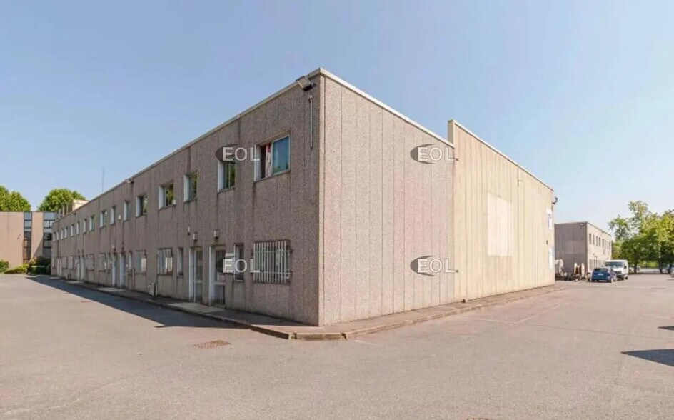 Light Industrial in Grigny to rent - Building Photo - Image 2 of 5