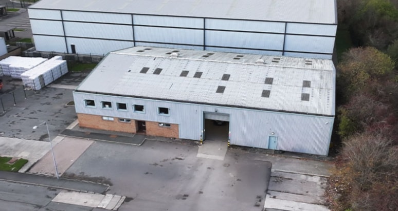 Clywedog Rd N, Wrexham to rent - Primary Photo - Image 1 of 1