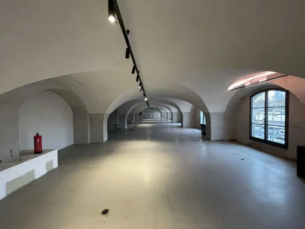 Office in Lyon to rent Interior Photo- Image 1 of 9