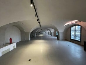 Office in Lyon to rent Interior Photo- Image 1 of 9