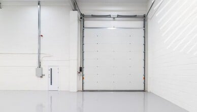 18-24 Whitby Ave, London to rent Interior Photo- Image 2 of 2