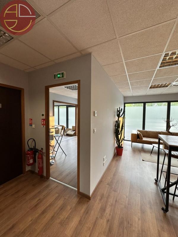 Office in Montrabé to rent Interior Photo- Image 1 of 6