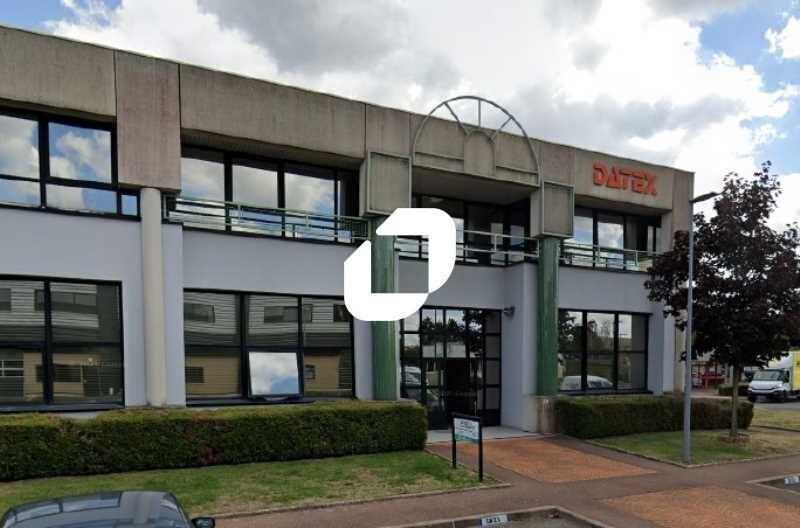9 Place Marcel Rebuffat, Villejust to rent Building Photo- Image 1 of 11